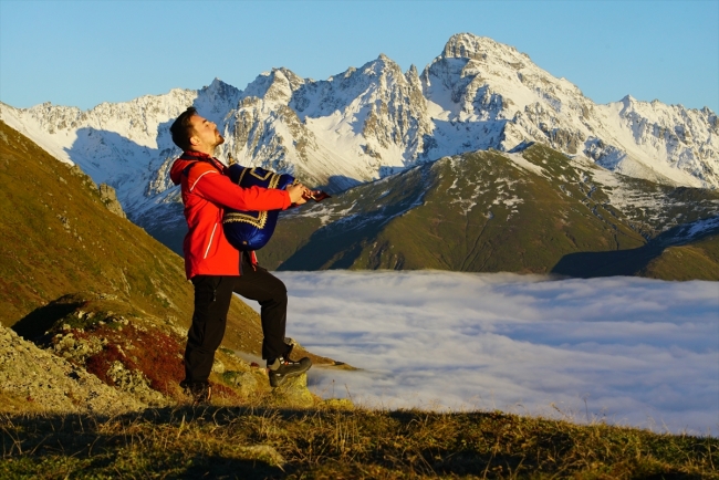 Bulut denizini ölümsüzleştirmek için Kaçkarlar'da nöbet tutuyorlar
